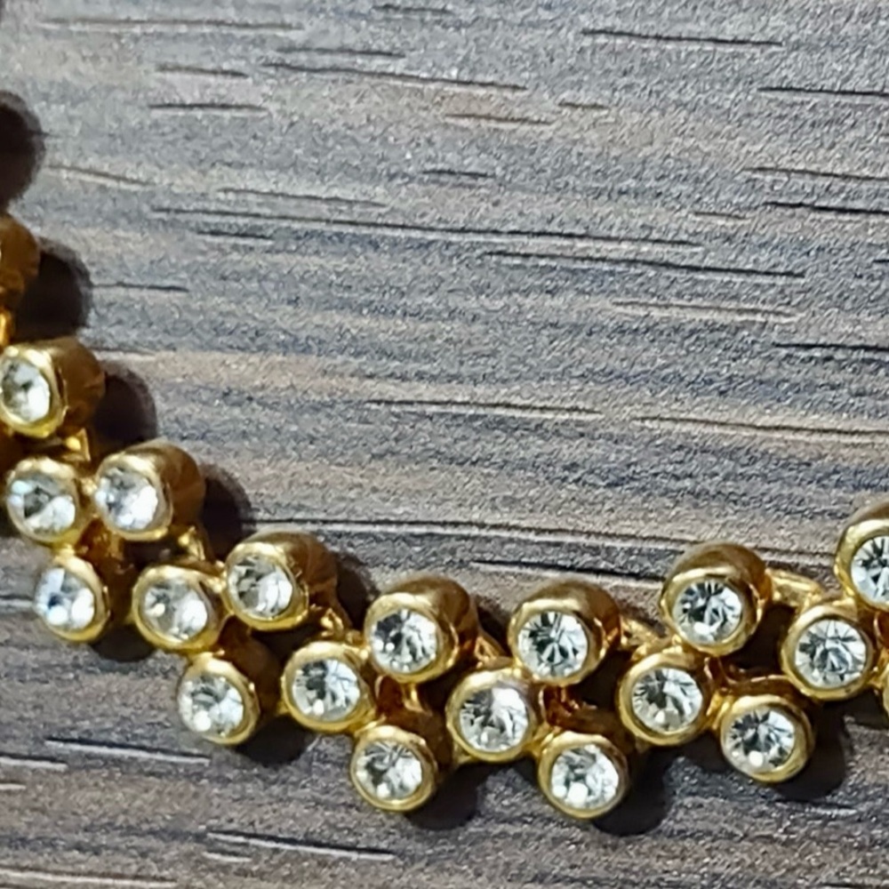 Jacqueline Bouvier Kennedy Elegant Gold and Crystal Women's Bracelet - Picture 14 of 16
